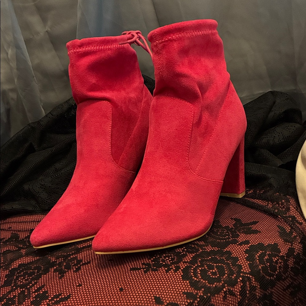 NWOT Elegant Fuchsia Women's Tie Ankle Boots